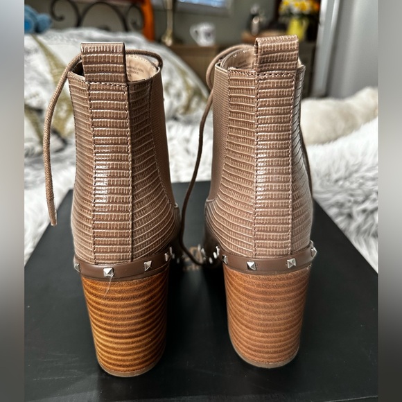 Debate booties super cute - Picture 5 of 8